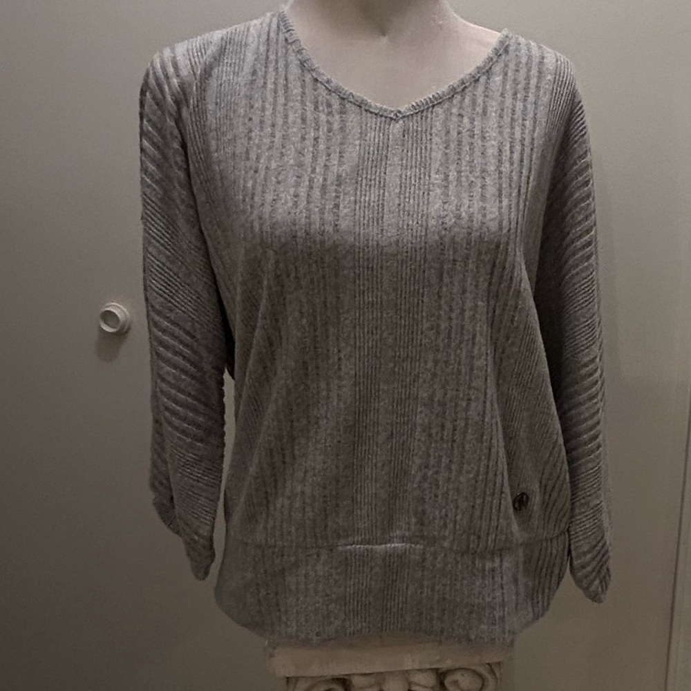 50%offw❤️ New Adrienne Vittadini Gray Sweater, XL $148